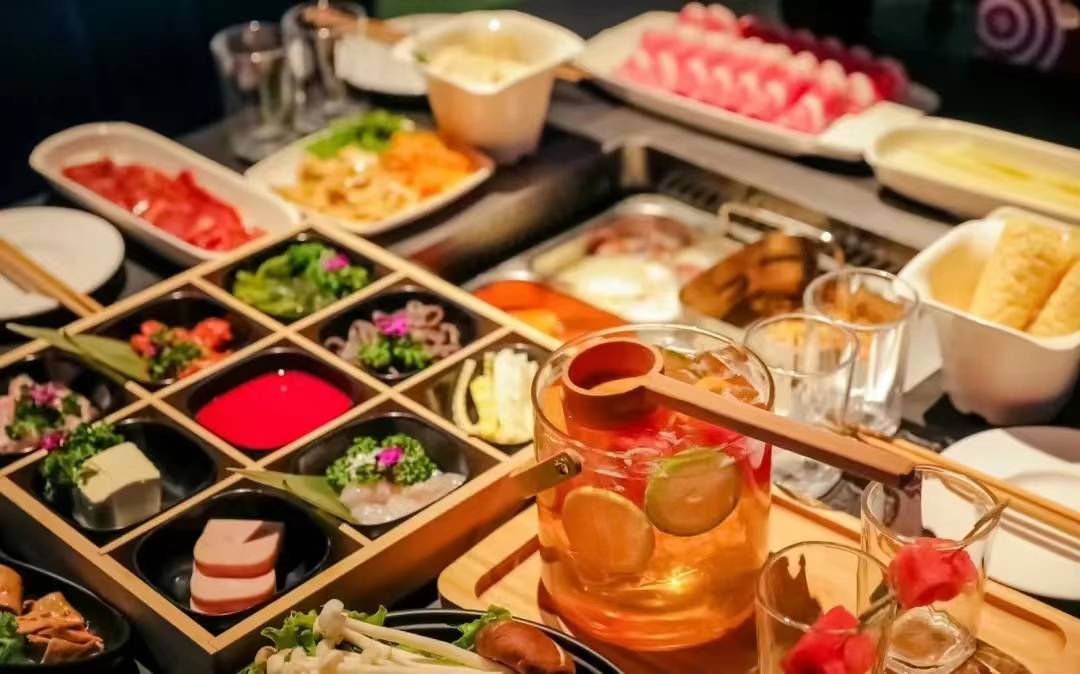 【萌喵】【转】海底捞消费降级?人均销售额下滑,八成门店位二三线,增夜市模式