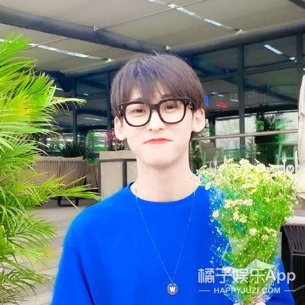 一天3条热搜离出道不远了.....