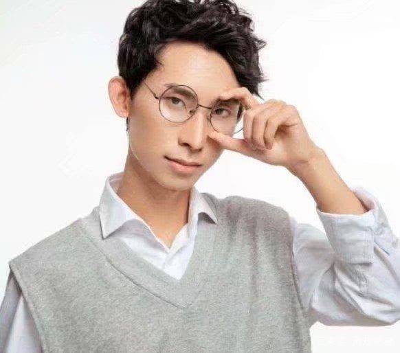 faker少了恩静,梦泪未能亲自拿冠军,只有伞兵一号有內味了