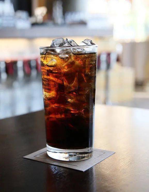 【萌喵】【转】喝碳酸饮料会骨质疏松吗?