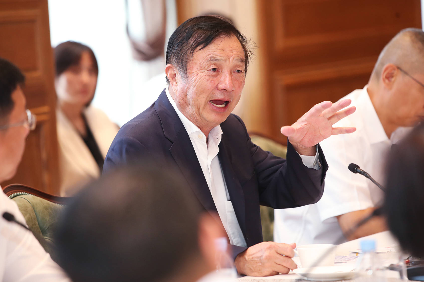 【萌喵】【转】“半导体行业需要中国”!美半导体协会总裁发声!看着华为出新手机,美国有人坐不住了……