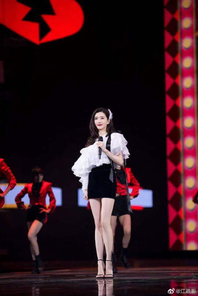 这也能比?江疏影回怼粉丝后,“正版”晒图:啥也不是