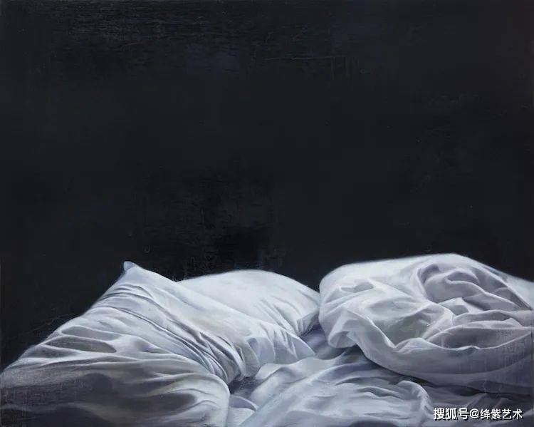 她画的空床,透着莫名的孤独与悲伤,带给人无限遐想