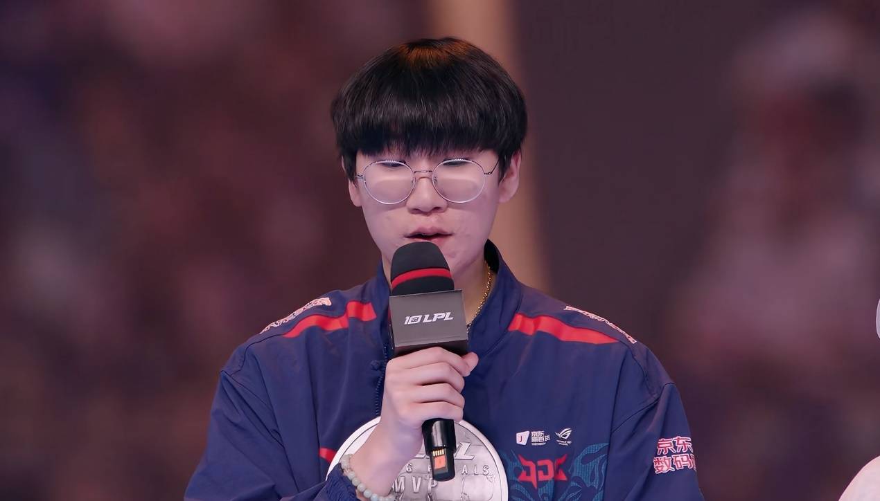 S13:想击败Faker,不能太重视下路,Ruler采访透露,JDG犯下大错