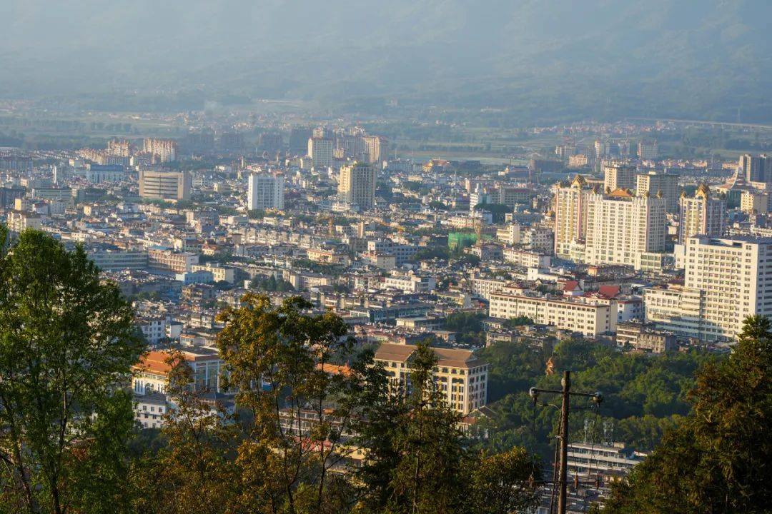 【转】除了三亚和版纳,中国还有一座边境城市非常适合过冬,人少物价低