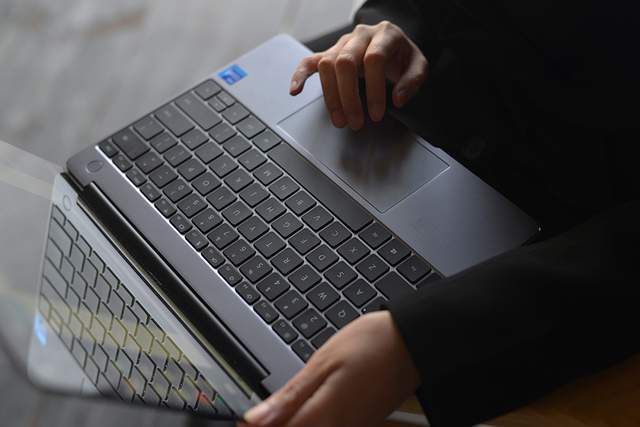 华为MateBook13 2021开箱:1.3公斤办公小钢炮