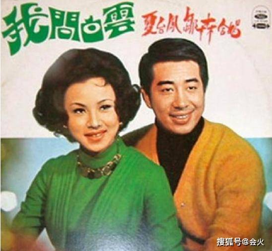 72岁夏台凤满头白发,练空中瑜伽身材紧致,二婚嫁小25岁老公