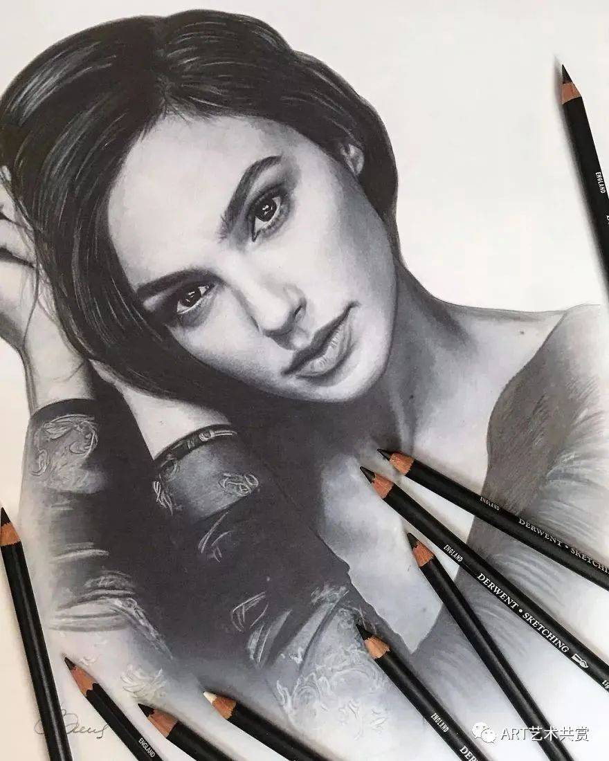 俄罗斯美女艺术家——宛如高清照片般的铅笔画