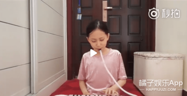还记得《小戏骨红楼梦》里的王熙凤吗?她唱歌居然这么好听?
