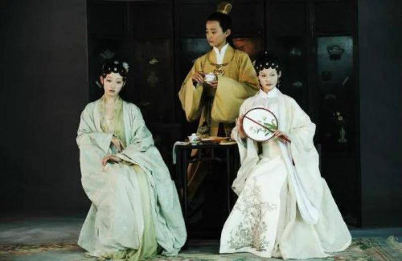 解读李少红版《红楼梦》,为什么林黛玉是赤着身子死去的?
