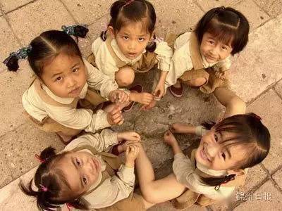 【摄影故事】不同年代的儿童照片,找回儿时的回忆~