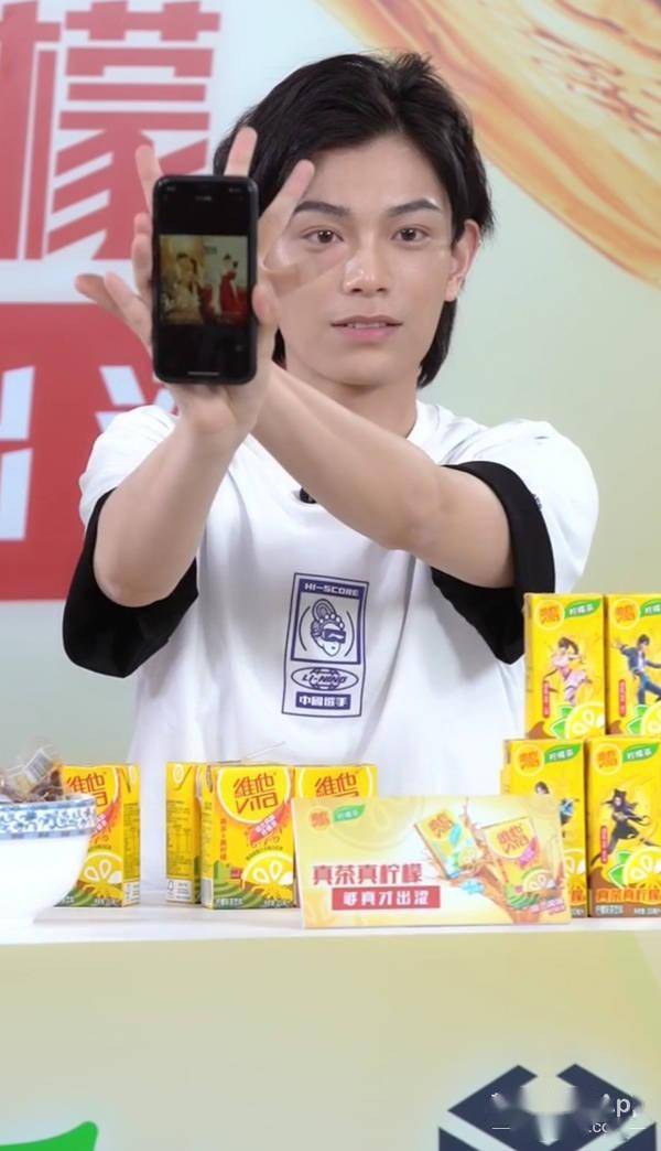 “处处留情”的后果?丁禹兮端水人设翻车,亲粉丝祝他早日糊?