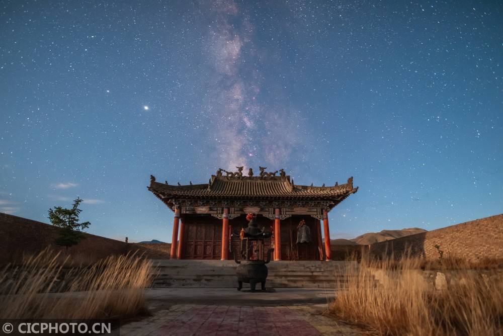 仰望天空:镜见中国绝美苍穹