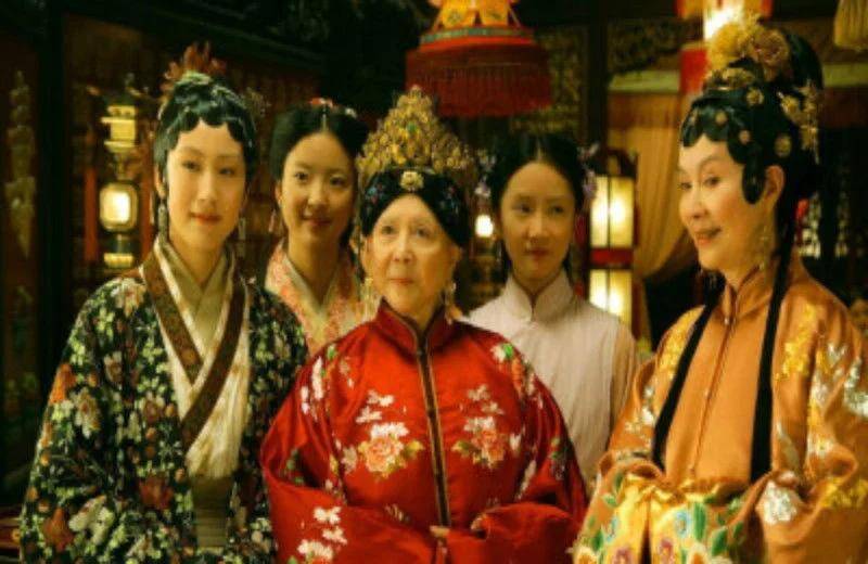 解读李少红版《红楼梦》,为什么林黛玉是赤着身子死去的?