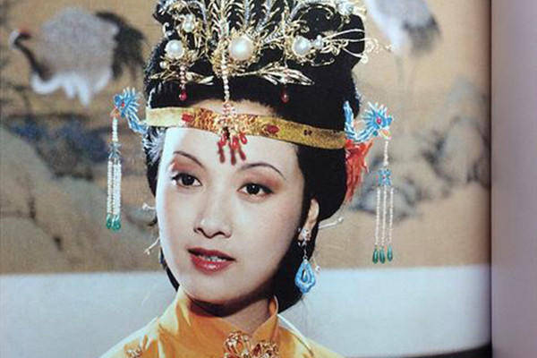 林黛玉有多聪明,和舅母暗暗过招,占尽上风,王夫人:离宝玉远点