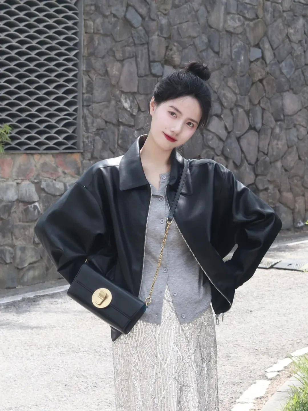 【时尚】【转】早秋季节必备的5款时尚单品,简约时髦又显气质,优雅女人都爱穿