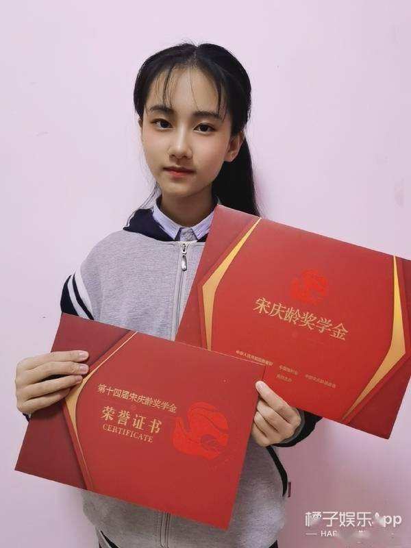 还记得《小戏骨红楼梦》里的王熙凤吗?她唱歌居然这么好听?