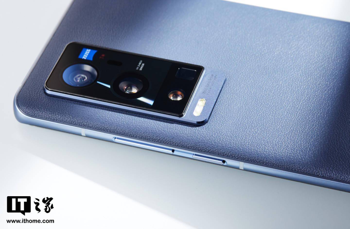 【IT之家开箱】vivo X60 Pro+ 开箱图赏:影像为先,质感素皮