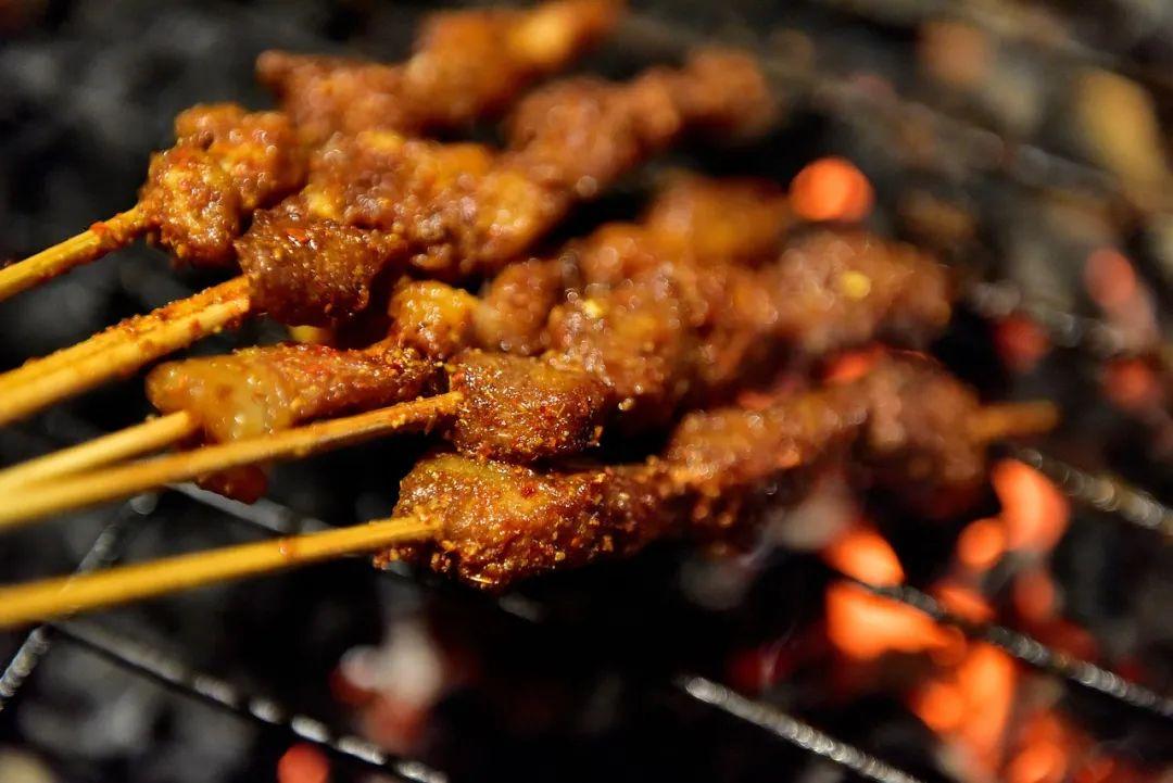 一到晚上就饿,狂想吃东西,还有救吗?