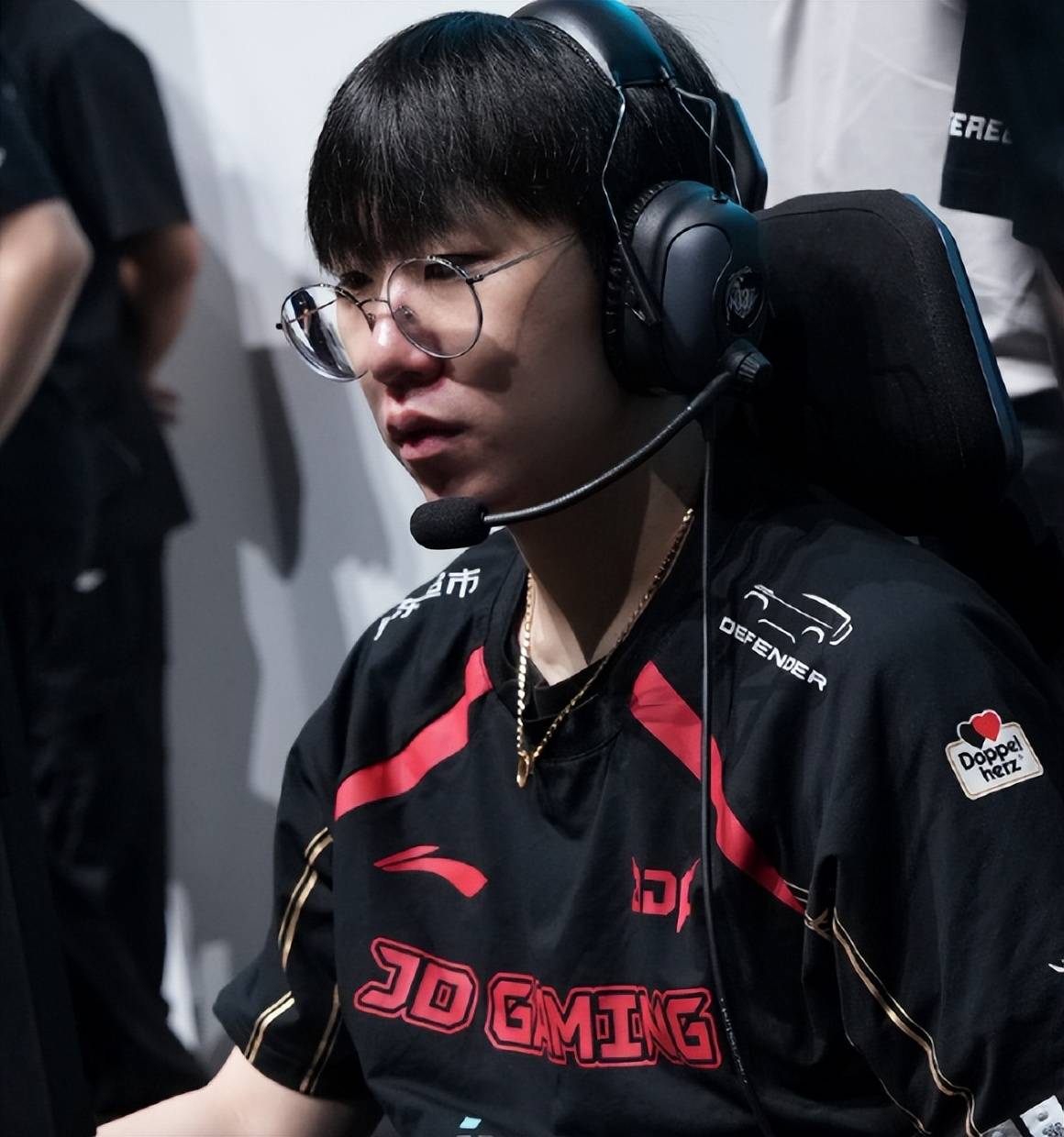 LOL转会期大混战,LCK八队AD合同到期!Ruler回国打比赛需降薪