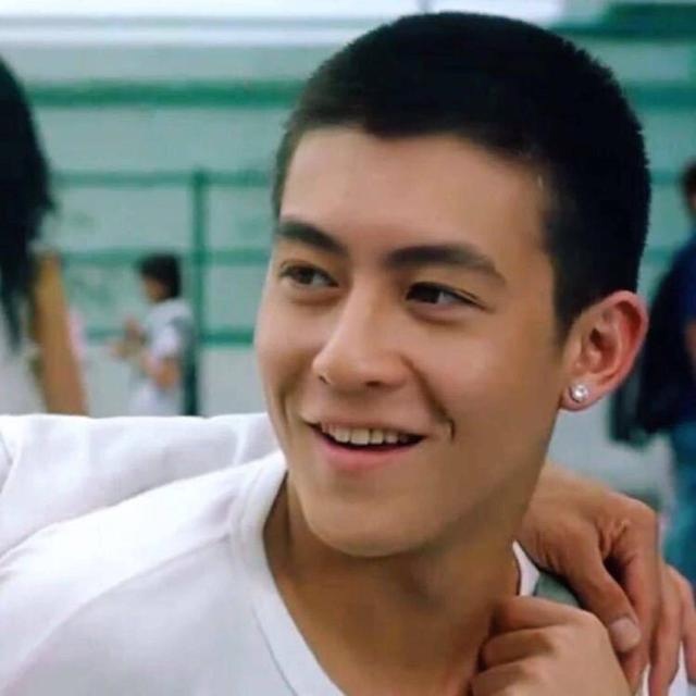 陈冠希认为圈中只有2位男星比他帅,答案很有说服力