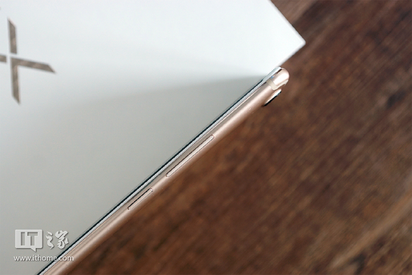 【IT之家出品】vivo X20金色版开箱图赏:淡、雅、轻、薄