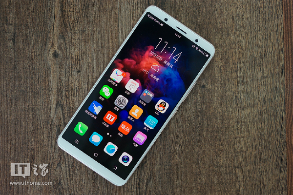 【IT之家出品】vivo X20金色版开箱图赏:淡、雅、轻、薄