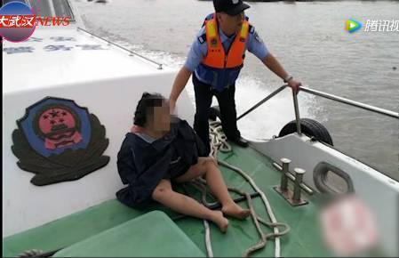 月半能救命!女子在长江漂了5个小时40公里后获救!专家:偏胖的身材帮了她