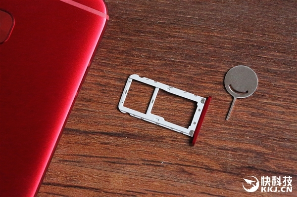 华硕ZenFone 4 Selfie Pro开箱图赏:红色妖艳
