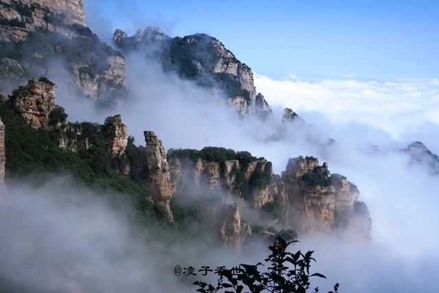 奇幻缥缈白石山,夏季避暑最佳地