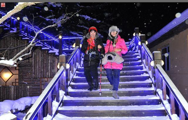 梦幻雪乡:童话般的冰雪世界,猪肉炖粉条、小鸡炖蘑菇一个也不少