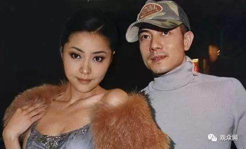 郭富城方媛街头亲吻大秀恩爱,网友直呼:终于有明星正面的新闻!