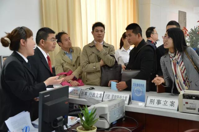 学习领会十九大精神,法院干警说要为人民更美好的生活打Call