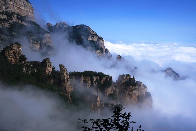 奇幻缥缈白石山,夏季避暑最佳地