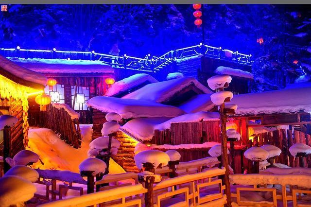 梦幻雪乡:童话般的冰雪世界,猪肉炖粉条、小鸡炖蘑菇一个也不少