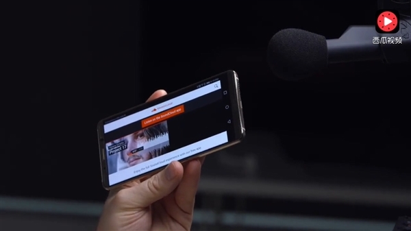 老外开箱辣评华为Mate 10 Pro:保时捷限量版一眼中毒