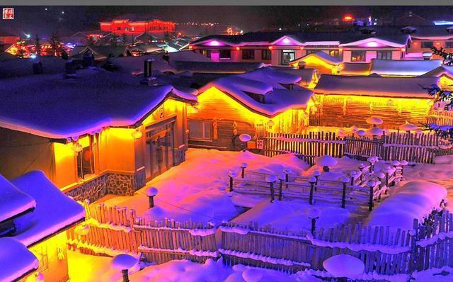 梦幻雪乡:童话般的冰雪世界,猪肉炖粉条、小鸡炖蘑菇一个也不少