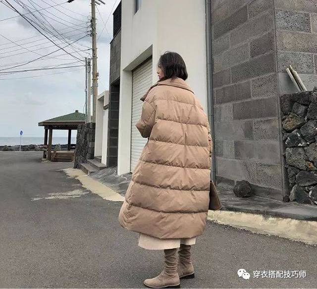 明天穿什么?一套长款羽绒服搭配