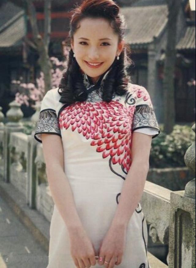 杨幂旗下艺人责怪杨幂没有捧红她,另谋出路,杨幂:你还要我怎样 |网友评论醉了