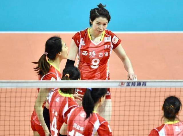 不公然打假球!给女排两队点赞,卫冕冠军没被做出局联赛免遭尴尬