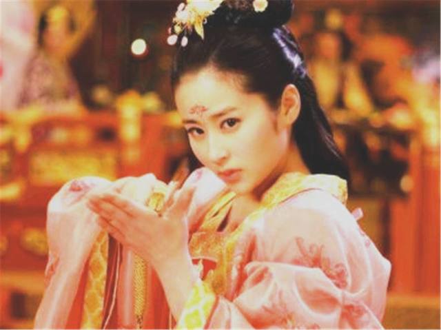 十二星座穿越到古代是哪一位眉心印花的美女?射手座的美翻了!