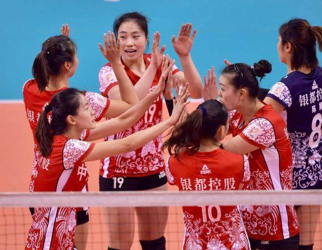 不公然打假球!给女排两队点赞,卫冕冠军没被做出局联赛免遭尴尬