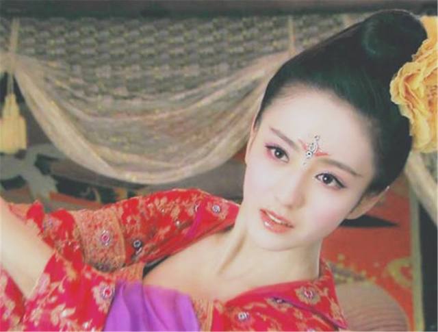 十二星座穿越到古代是哪一位眉心印花的美女?射手座的美翻了!