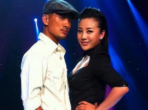 曾参加过超女,11年从大妈整成少女,没想到她竟然是阿宝的妻子!
