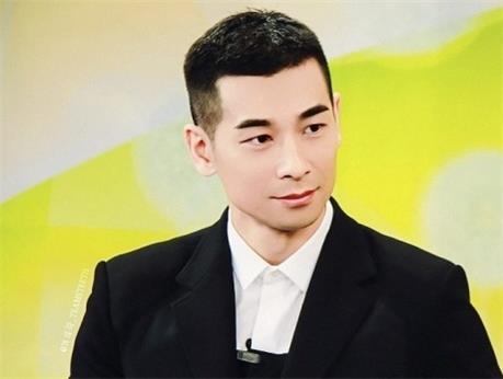 娱乐圈里名副其实的女神收割机,出道近三十年依旧男神!