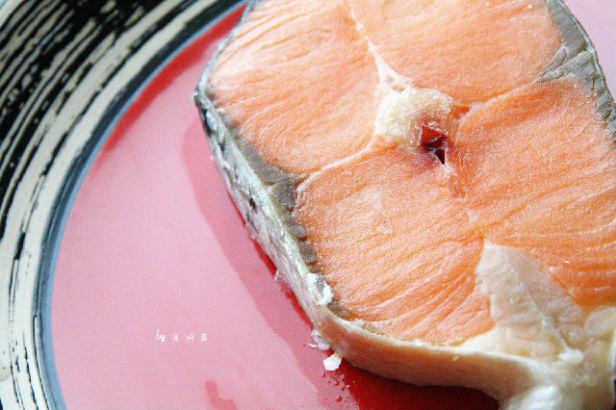 虹鳟也是三文鱼?养殖不如野生?真相在这里