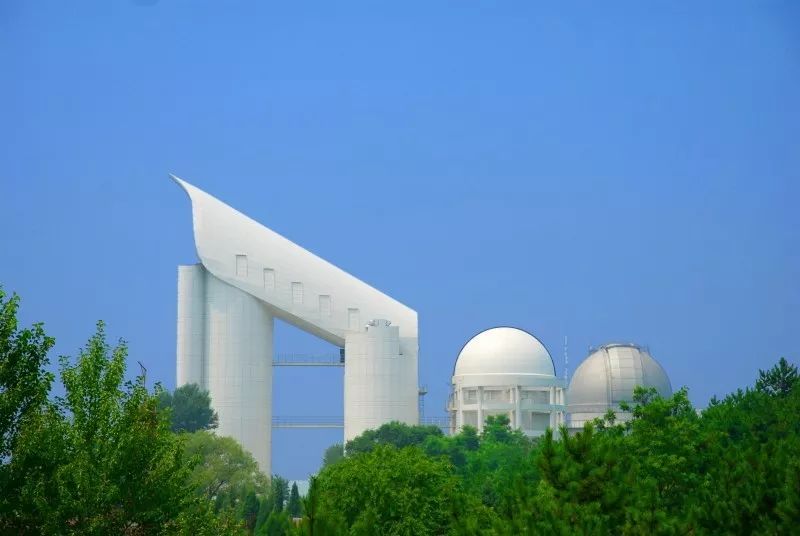中国天文学家发现迄今最大恒星级黑洞!质量相当于70个太阳